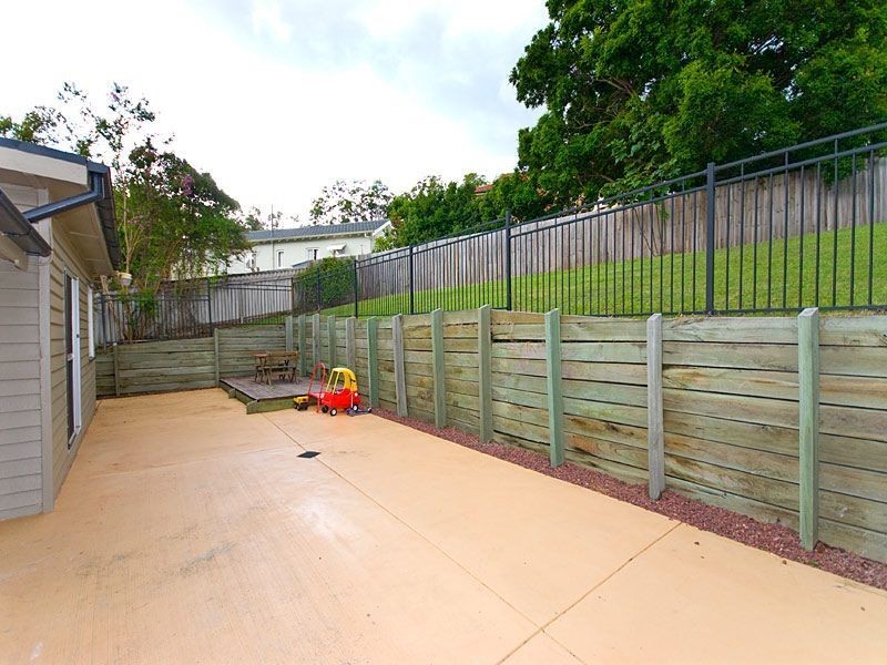 41 Coonara Street, Holland Park QLD 4121