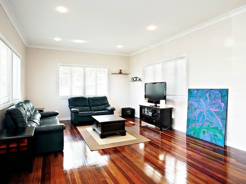 93 Bunya Street, Greenslopes QLD 4120