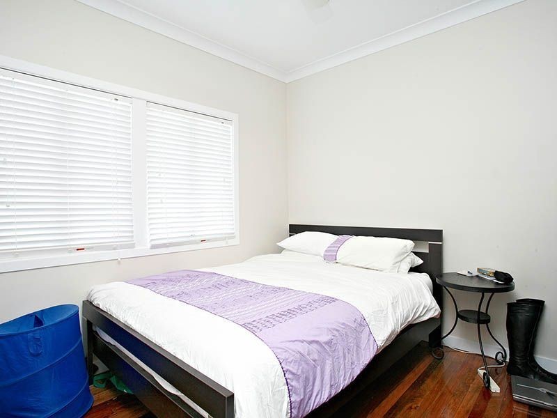 93 Bunya Street, Greenslopes QLD 4120