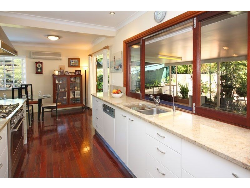 31 Walker Street, Coorparoo QLD 4151