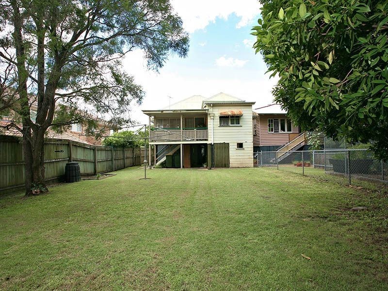 39 Cedar Street, Greenslopes QLD 4120