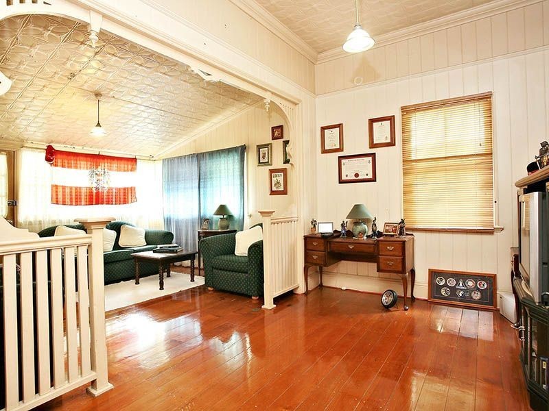 39 Cedar Street, Greenslopes QLD 4120