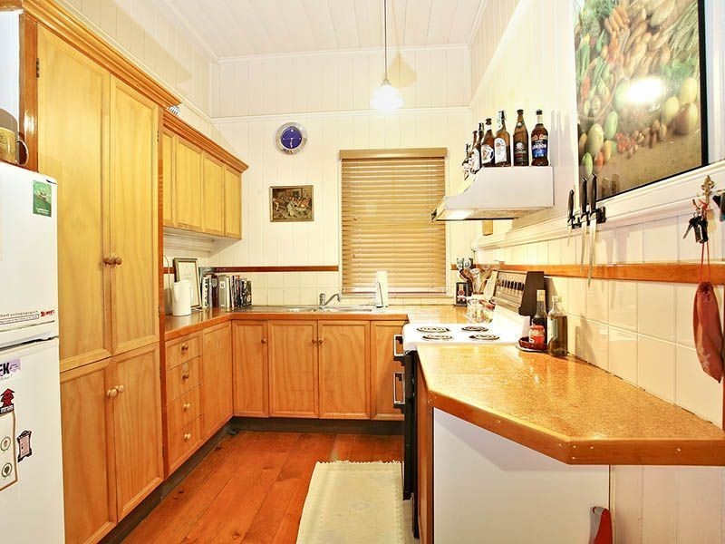 39 Cedar Street, Greenslopes QLD 4120