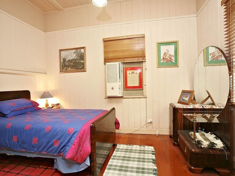 39 Cedar Street, Greenslopes QLD 4120