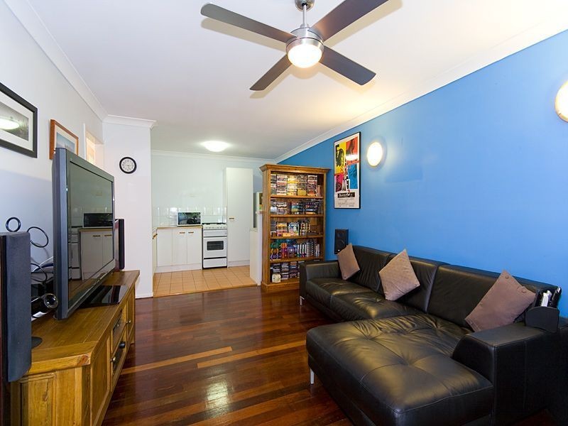 1/100 Mackay Street, Coorparoo QLD 4151