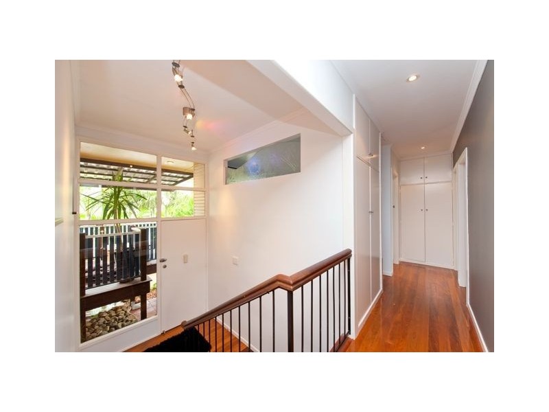 9 Mailey Street, Wishart QLD 4122