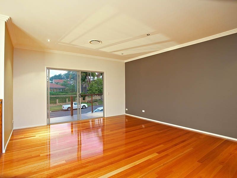 11 Waratah Avenue, Holland Park West QLD 4121