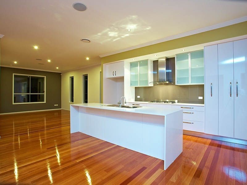 11 Waratah Avenue, Holland Park West QLD 4121