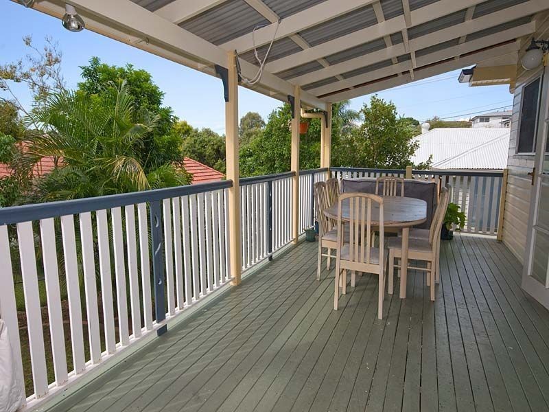 110 Martha Street, Camp Hill QLD 4152