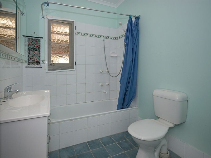 110 Martha Street, Camp Hill QLD 4152