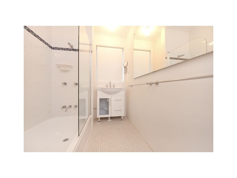 6/278 Cavendish Road, Coorparoo QLD 4151