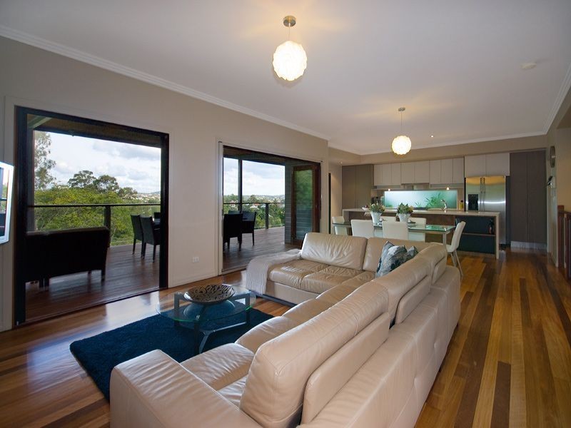 14 Aemilia Avenue, Seven Hills QLD 4170