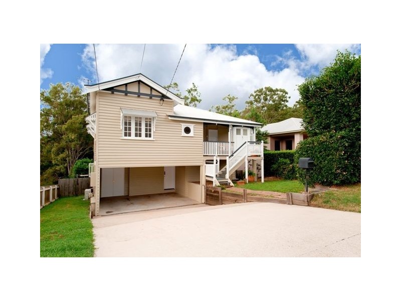 30 Solar Street, Coorparoo QLD 4151