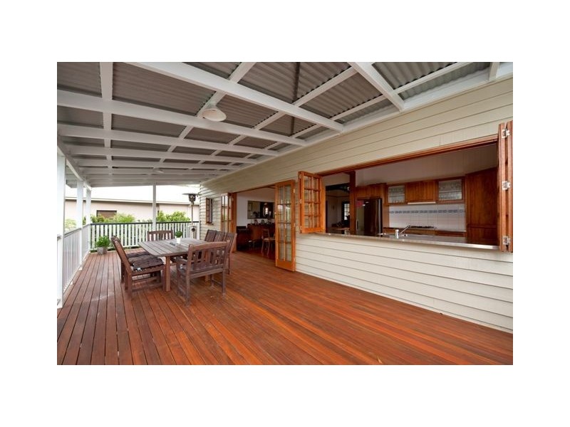 30 Solar Street, Coorparoo QLD 4151