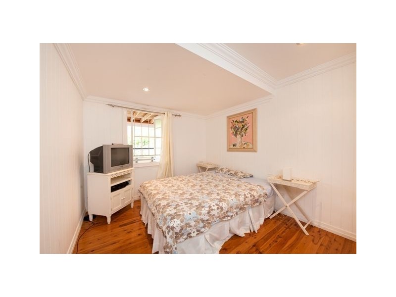 30 Solar Street, Coorparoo QLD 4151