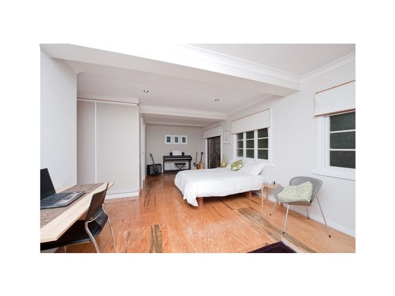 105 Pembroke Road, Coorparoo QLD 4151