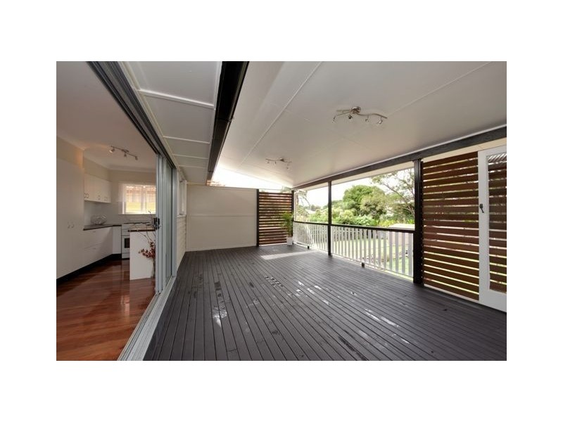 3 Rowland Street, Coorparoo QLD 4151