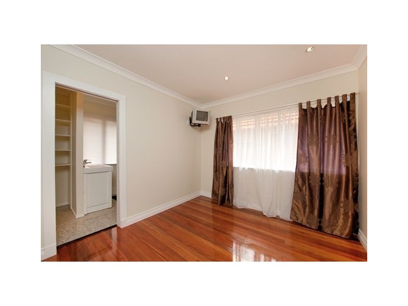3 Rowland Street, Coorparoo QLD 4151