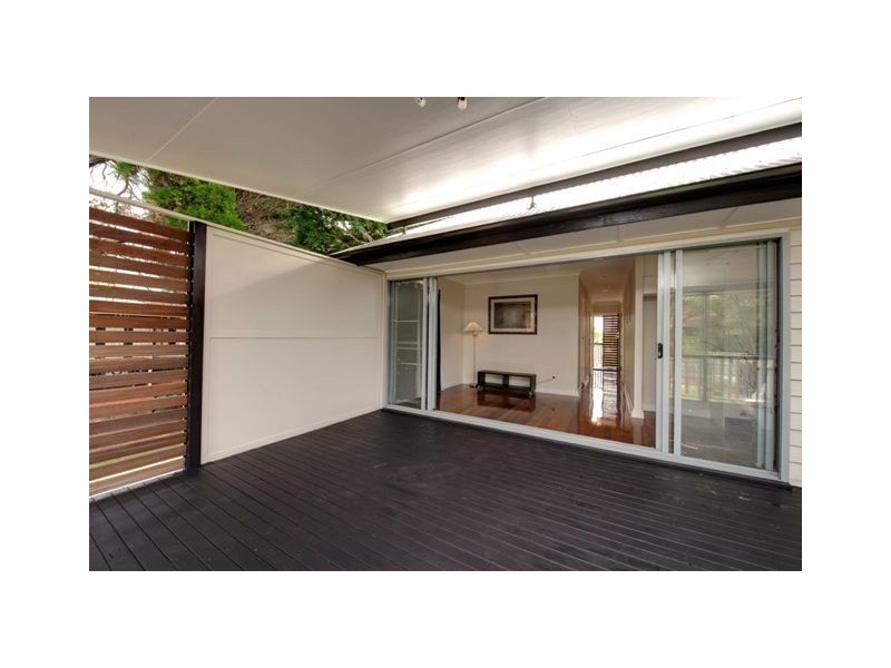 3 Rowland Street, Coorparoo QLD 4151