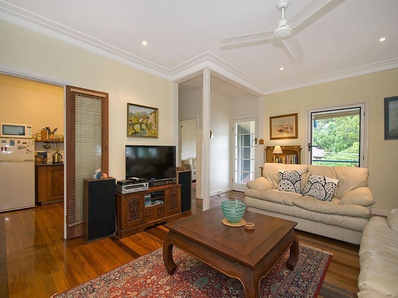 42 Coonara Street, Holland Park QLD 4121