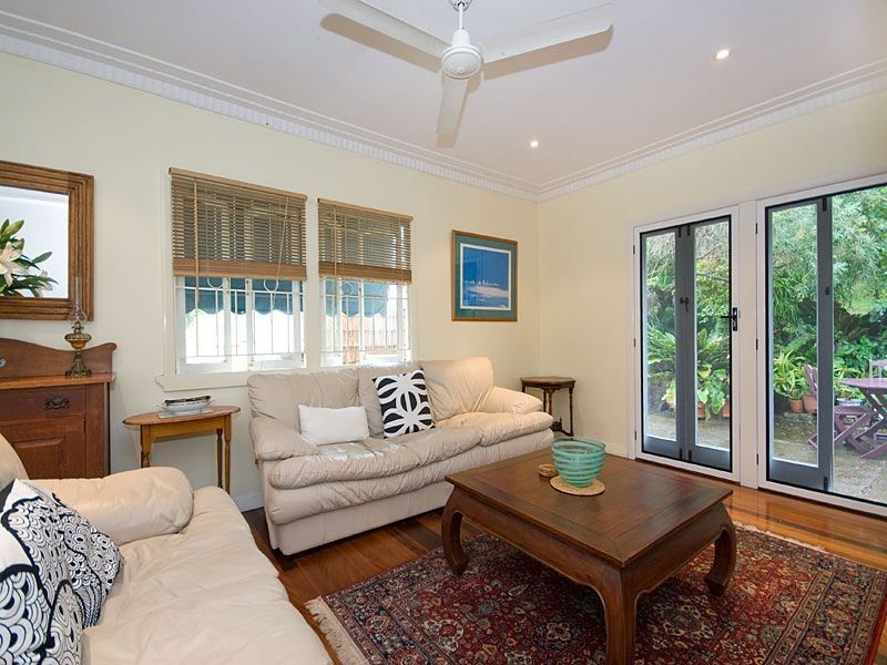 42 Coonara Street, Holland Park QLD 4121