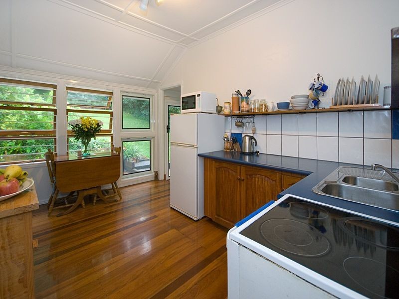 42 Coonara Street, Holland Park QLD 4121