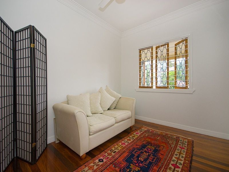 42 Coonara Street, Holland Park QLD 4121