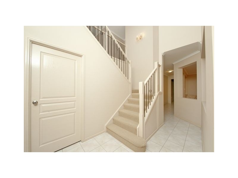 16 Melaleuca Place, Carindale QLD 4152