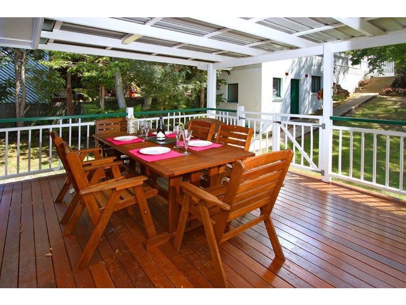 17 Barradine Street, Greenslopes QLD 4120