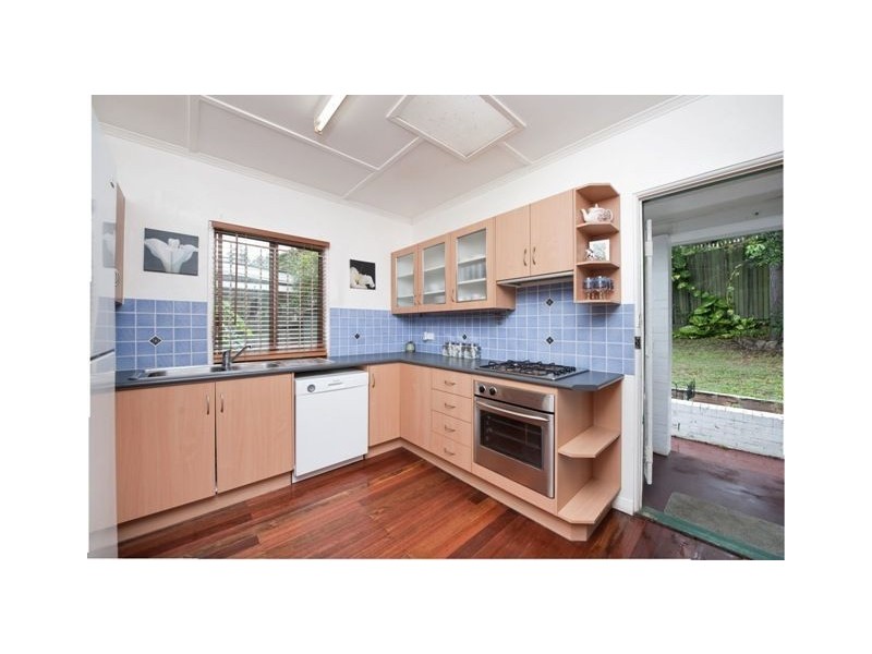 17 Barradine Street, Greenslopes QLD 4120