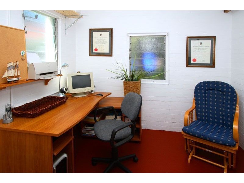 17 Barradine Street, Greenslopes QLD 4120