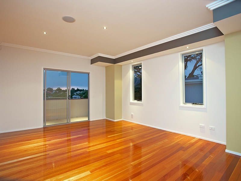 11 Waratah Avenue, Holland Park West QLD 4121