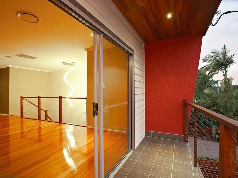 11 Waratah Avenue, Holland Park West QLD 4121