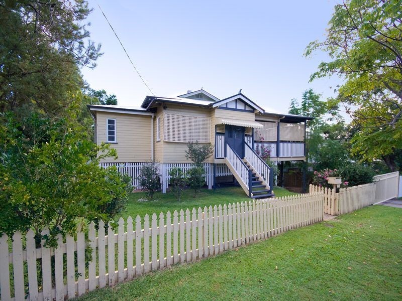 23 Lancaster Street, Coorparoo QLD 4151