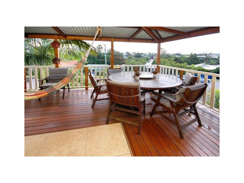 1 Galsworthy Street, Holland Park West QLD 4121