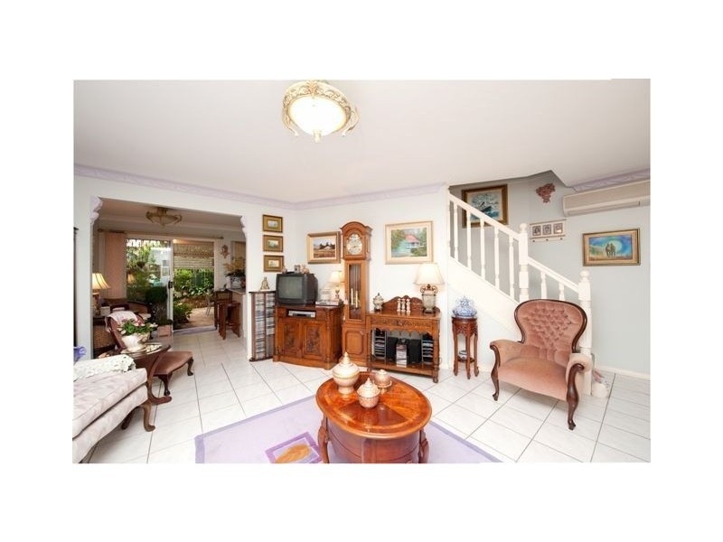 2/37 Cedar Street, Greenslopes QLD 4120