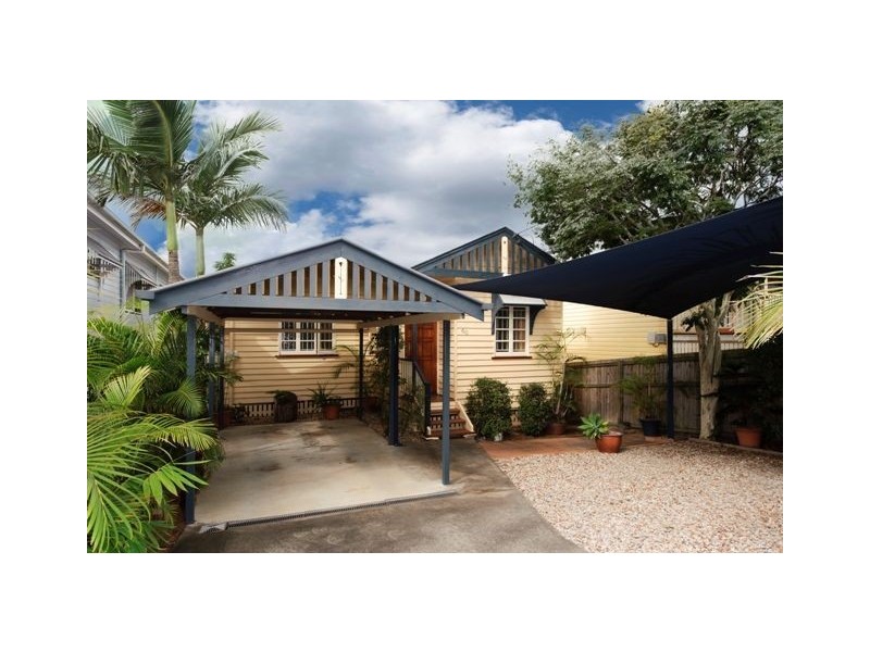 60 Raven Street, Camp Hill QLD 4152