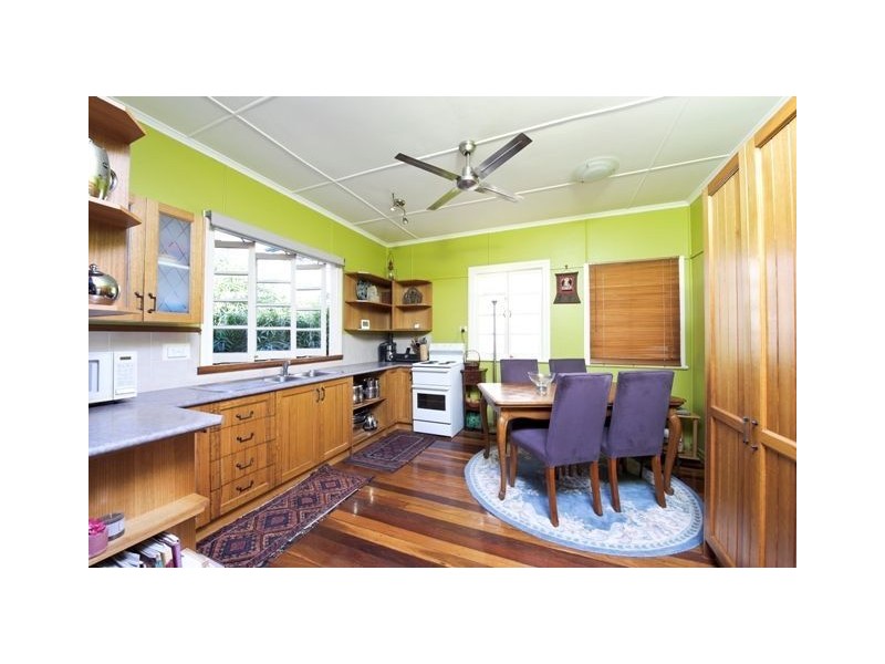 60 Raven Street, Camp Hill QLD 4152