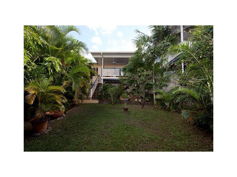 60 Raven Street, Camp Hill QLD 4152