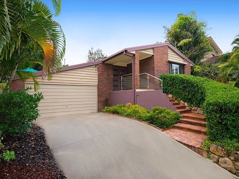 16 Naretha Street, Carindale QLD 4152