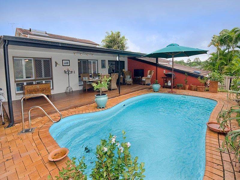 16 Naretha Street, Carindale QLD 4152