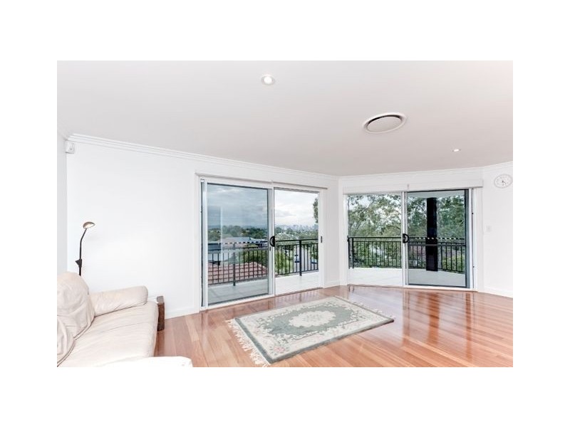 49 Solar Street, Coorparoo QLD 4151
