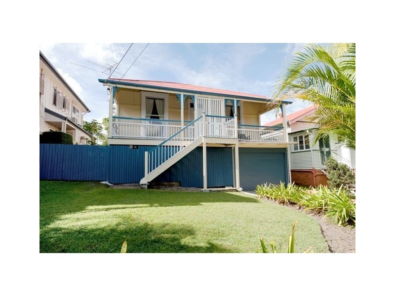 26 Thomas Street, Greenslopes QLD 4120