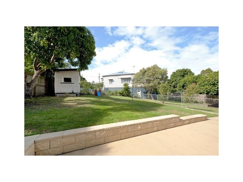 26 Thomas Street, Greenslopes QLD 4120