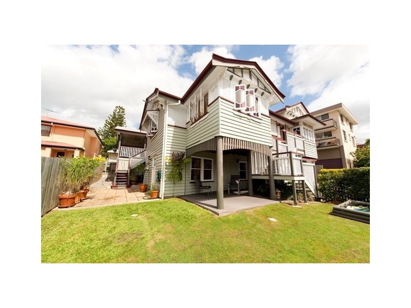 33 St Leonards Street, Coorparoo QLD 4151