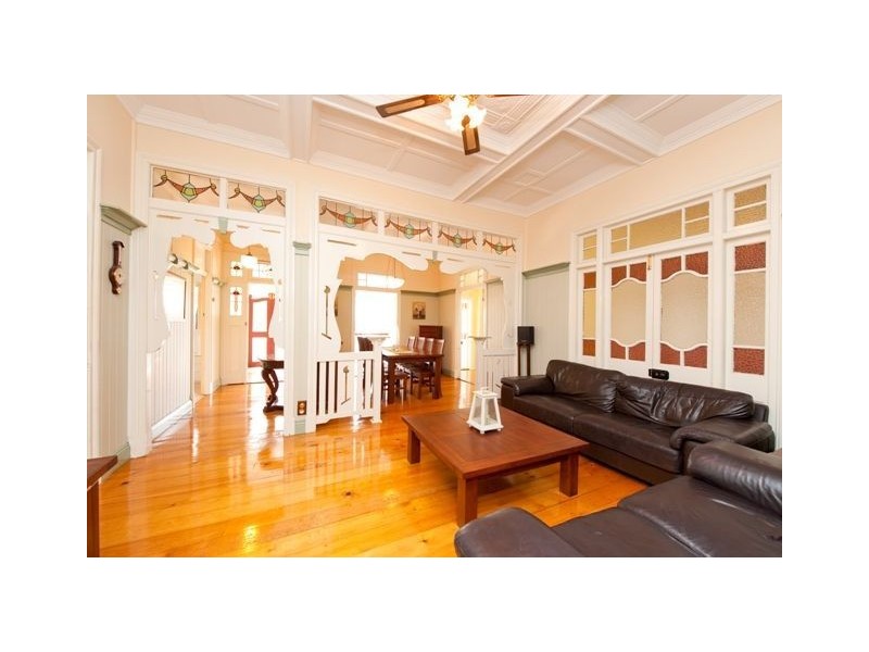 33 St Leonards Street, Coorparoo QLD 4151