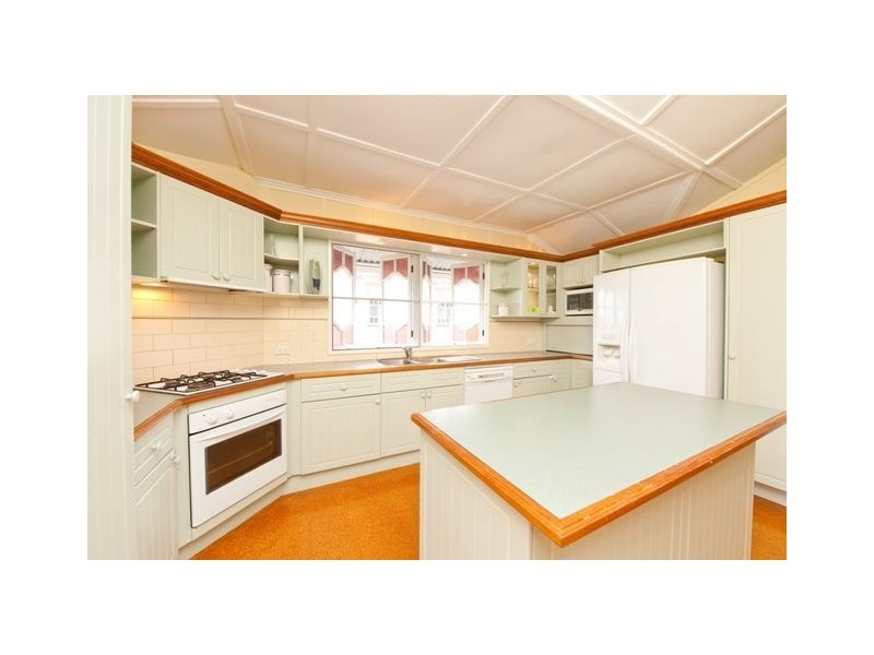 33 St Leonards Street, Coorparoo QLD 4151