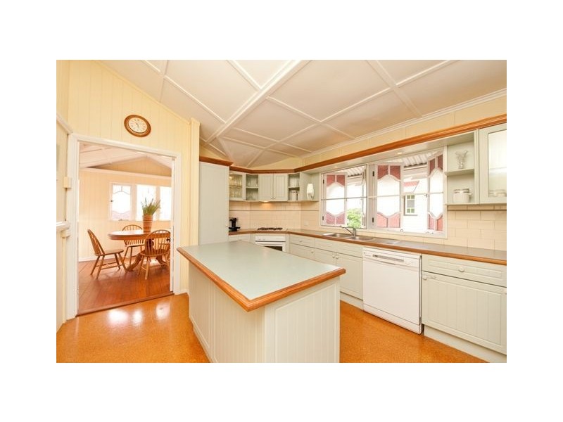 33 St Leonards Street, Coorparoo QLD 4151