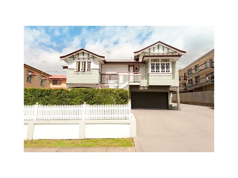 33 St Leonards Street, Coorparoo QLD 4151