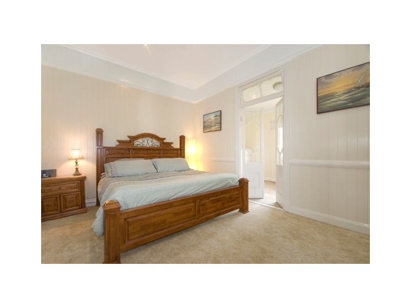 16 Lackey Avenue, Coorparoo QLD 4151